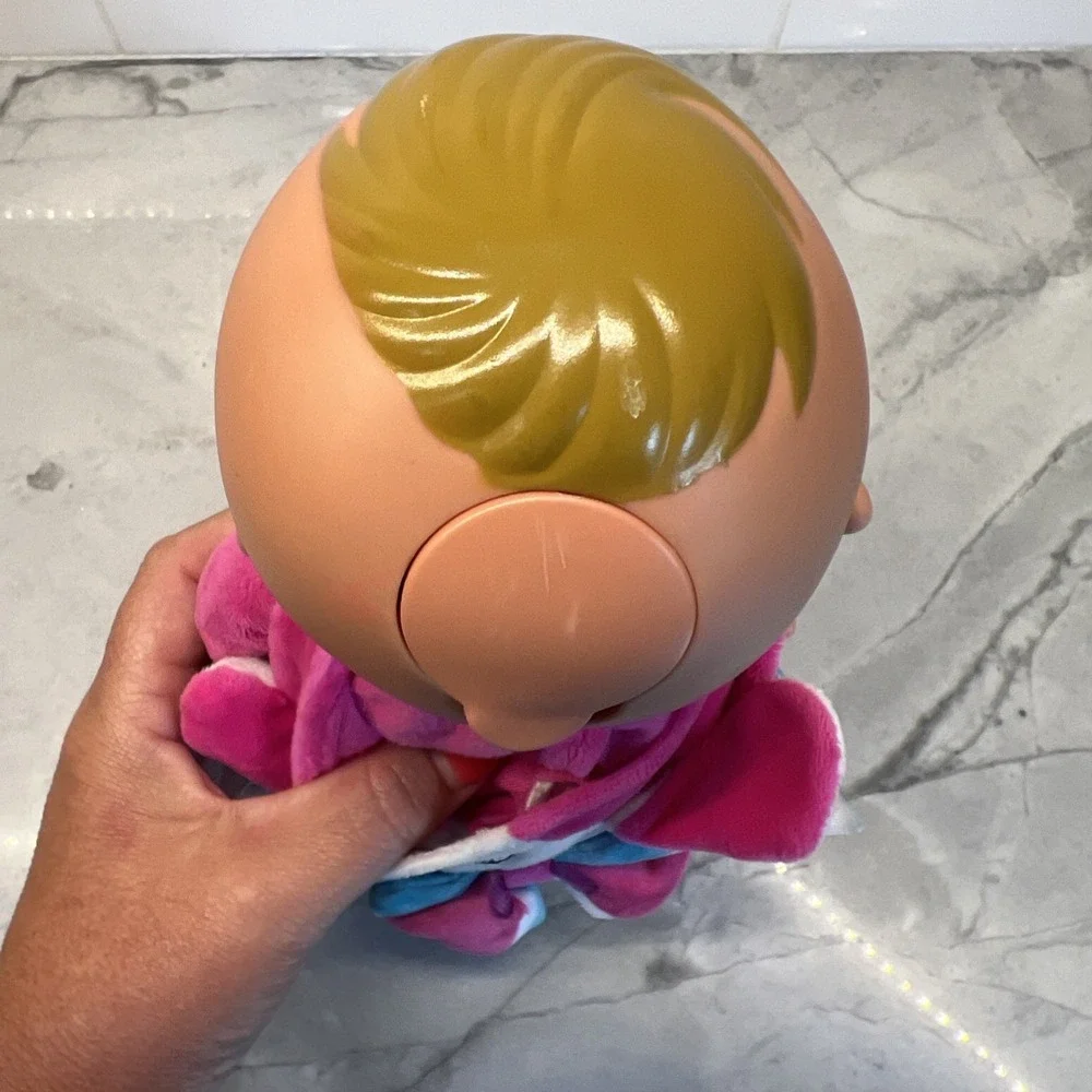 Cry Babies Tiny Cuddles Stars Roxy Cheerleader Baby‎ Doll 9